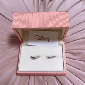 【ケイウノ ブライダル(K.UNO BRIDAL)の口コミ】 新郎新婦どちらの指輪にもミッキーの手がさりげなくついており、可愛い＆…