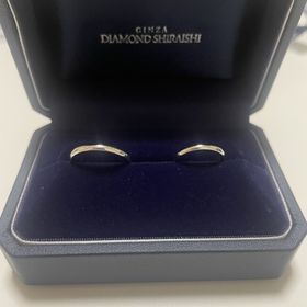 【銀座ダイヤモンドシライシの口コミ】 着け心地が良く、飽きのこないデザインに魅力を感じました。シンプルなの…