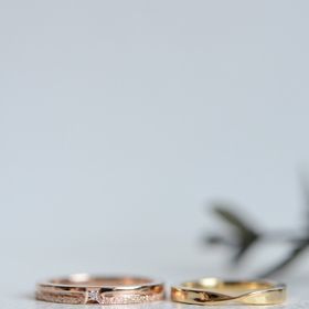 【CRAFY(クラフィ)の口コミ】 真ん中に線が入っているのがこだわりポイントです。
また指輪の形じたいに…