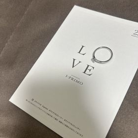 【アイプリモ(I-PRIMO)の口コミ】 側面にもダイヤモンドが使われておりとてもエレガントな印象を与えるデザ…