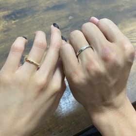 【銀座ダイヤモンドシライシの口コミ】 はじめはいつもリングがくるくると回るので、シンプルなデザインを探して…