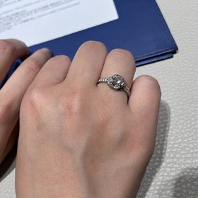 【ショーメ(CHAUMET)の口コミ】 色々なブランドを見ましたが、オーソドックスなデザインにはあまり惹かれ…