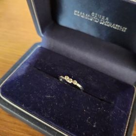 【銀座ダイヤモンドシライシの口コミ】 デザイン性があり、可愛らしいです。ダイヤがキラッと光ってキレイです♪リ…