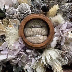 【鎌倉彫金工房の口コミ】 デザインはシンプルでつけた時の付け心地も良く、婚約指輪と合わせた時に…