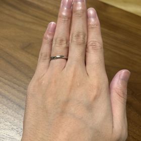 【銀座ダイヤモンドシライシの口コミ】 デザインが普通すぎず個性的すぎずな感じでとても気に入りました。価格も…