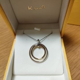 【ケイウノ ブライダル(K.UNO BRIDAL)の口コミ】 2人の指輪をネックレスで着用できるようにしてもらいました。
取り外しが…