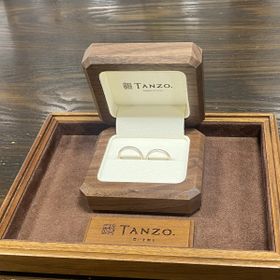 【TANZO.(鍛造指輪)の口コミ】 人と被らないデザイン、色が欲しかったのでコーラルゴールドでマットを選…