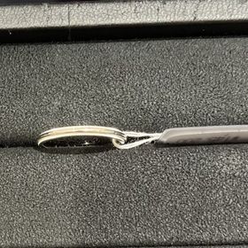 【ティファニー(Tiffany & Co.)の口コミ】 ミル打ちが可愛く、細めでシンプルなデザインでありながらも重厚感があり…