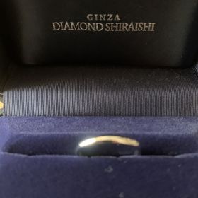 【銀座ダイヤモンドシライシの口コミ】 デザインは非常にシンプルで普段使いができます。肌触りもとても良く長時…