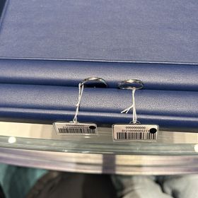 【銀座ダイヤモンドシライシの口コミ】 シンプルでずっとつけていられるのと、仕事上あまりキラキラしたものがつ…