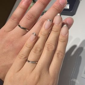 【銀座ダイヤモンドシライシの口コミ】 指輪の決めてはやはり素材に引かれました。プラチナ素材で純度も高いとい…