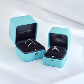【ティファニー(Tiffany & Co.)の口コミ】 婚約指輪が同じブランドだったため、重ね付けのしやすさや飽きのこないデ…