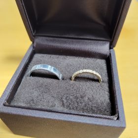 【CHAR】の口コミ 男性指輪は指が太いのでそれに負けないように太さがあって力強いものを、女...