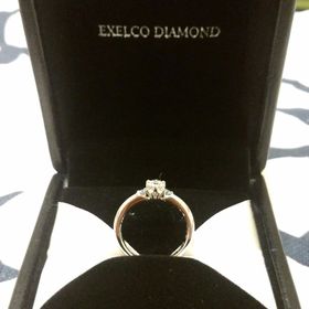 【エクセルコダイヤモンド(EXELCO DIAMOND)の口コミ】 ブルーダイアモンドを入れたいと希望があったので、1個のダイヤモンドだけ…