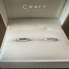 【CRAFY(クラフィ)の口コミ】 シンプルで素晴らしいです。内側にダイアモンドを入れてもらいました。文…