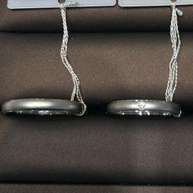 【アイプリモ(I-PRIMO)の口コミ】 ストレートラインの指輪を探していました。レディースの指輪がマット加工…
