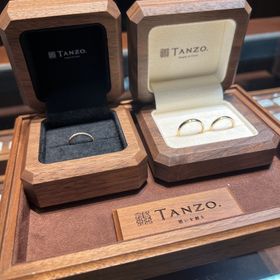 【TANZO.(鍛造指輪)の口コミ】 2つ身につけた時を想像して選びました。今回ゴールドと、シルバーリングの…