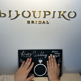 【LOVE NOTESの口コミ】 ピンクゴールドとプラチナのウェーブタイプのマリッジリングを探していた…