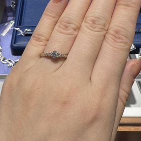 【銀座ダイヤモンドシライシの口コミ】 見た目が非常にキュートで可愛いところ、この指輪に「たくさんの言葉や想…