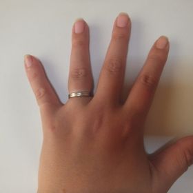 【TAKE-UP(テイクアップ)の口コミ】 デザインがシンプルなプラチナではなく、ピンクゴールドやイエローゴール…