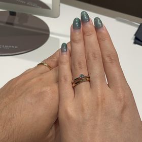 【ラザール ダイヤモンド(LAZARE DIAMOND)の口コミ】 シンプルかつ上品なデザインが好みの方におすすめだと思います。指輪のフ…