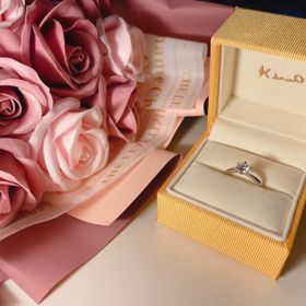 【ケイウノ ブライダル(K.UNO BRIDAL)の口コミ】 シンプルなデザインで石が最大限生かされるデザインを相談して決めました…