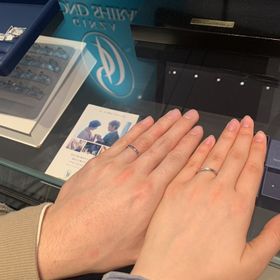 【銀座ダイヤモンドシライシの口コミ】 シンプルなデザインで、とても気に入りました。派手すぎずに、日常的に着…