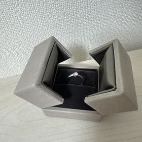 【アイプリモ(I-PRIMO)の口コミ】 少しウェーブが入っており、着用した時に指が綺麗に見える点が気に入りま…