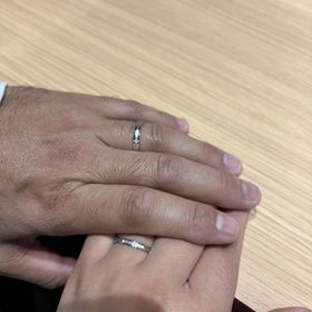 【PILOT BRIDAL(パイロットブライダル)の口コミ】 素材はP t999で純度が高く金属アレルギーでも安心して着けられます。
2人…