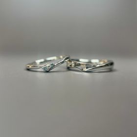 【BELETHE(ベルテ)の口コミ】 デザインに関しては、ウェーブになっており幅が細く指が長く見えるように…