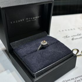 【ラザール ダイヤモンド(LAZARE DIAMOND)の口コミ】 ダイヤモンドを敷き詰めたパヴェのデザインを探していました。
他のブラン…