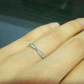 【LUCIE(ルシエ)の口コミ】 たくさん並んだ指輪の中から、まずパッと見のデザインが良かったものを何…