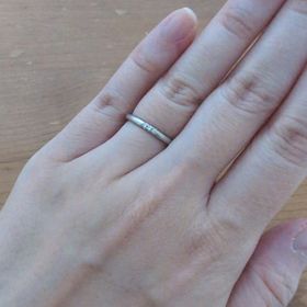 【ティファニー(Tiffany & Co.)の口コミ】 他の指輪に比べて細身でスッキリしたデザインのため、指も心なしかすらっ…