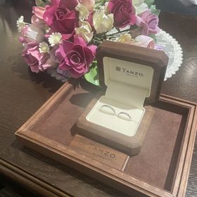 【TANZO.(鍛造指輪)の口コミ】 シンプルかつ綺麗なプラチナの鏡面加工で、男性側はカッコいい指輪に仕上…