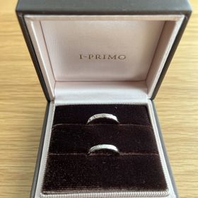 【アイプリモ(I-PRIMO)の口コミ】 外側だけでなく内側にもダイヤがあり、男性の指輪と合わせると桜になると…