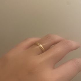 【FISCHER(フィッシャー)の口コミ】 シンプルでありながら、樹木の模様のようなデザインがあしらわれており、…