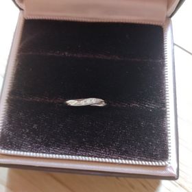 【アイプリモ(I-PRIMO)の口コミ】 少し斜めになっているところがかわいくて決めてになりました。指が短いの…