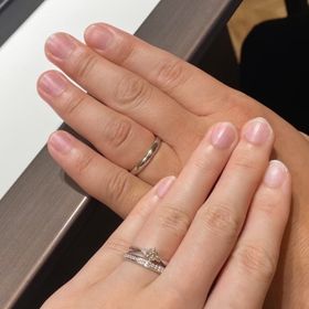 【ラザール ダイヤモンド(LAZARE DIAMOND)の口コミ】 男性用の指輪ではとてもシンプルで使いやすい仕様になっております。その…