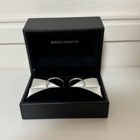 【エクセルコダイヤモンド(EXELCO DIAMOND)の口コミ】 ブラックダイヤモンドが使用されていてかっこよくシンプルなデザインで自…