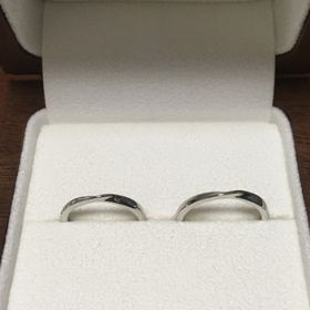 【Ponte Vecchio(ポンテヴェキオ)の口コミ】 ダイヤの輝きが素敵で、つける方向で輝きが変わるのが魅力でした。仕事の…