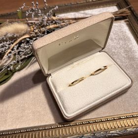 【atelier CraM(アトリエ クラム)の口コミ】 1番ののポイントはデザインです。お互いつけたい指輪を探し作って頂きまし…