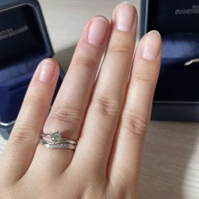 【銀座ダイヤモンドシライシの口コミ】 複数のブランドの指輪を試着しましたが、ダイヤモンドシライシの指輪がい…