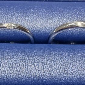 【銀座ダイヤモンドシライシの口コミ】 こちらのマリッジリングを見たあと、他店で色々なデザインを見ましたが、…