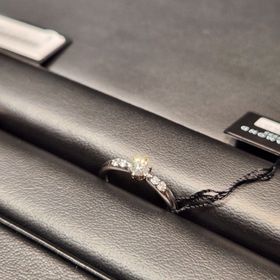 【ラザール ダイヤモンド(LAZARE DIAMOND)の口コミ】 指輪のデザインは定番の形からトレンドの形までどのような要望にも答えて…