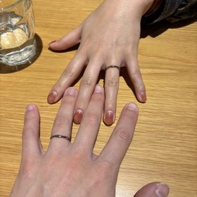 【mina.jewelry(ミナジュエリー)の口コミ】 ゆらぎと言うデザインを選びました。
SNSでmina.jewelry様を知り、とある…