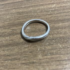 【アイプリモ(I-PRIMO)の口コミ】 シンプルだけど個性もあるところ。少しウェーブしている部分があり、派手…