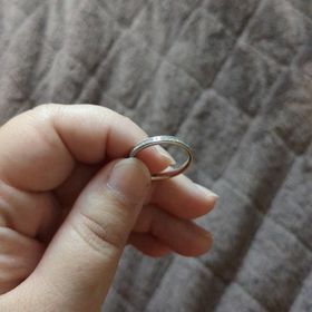 【PILOT BRIDAL(パイロットブライダル)の口コミ】 ミルグレイン、ハーフエタニティのリングを探していました。
こちらはPT99…