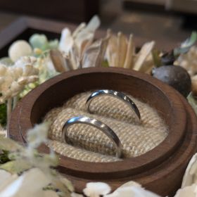 【鎌倉彫金工房の口コミ】 なんと言っても二人で手作りした特別感のある指輪という点かと思います。…