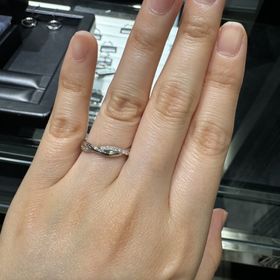 【ラザール ダイヤモンド(LAZARE DIAMOND)の口コミ】 最後の最後まで購入するか迷った指輪です！蔦のように絡み合った、プラチ…