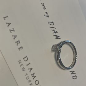 【ラザール ダイヤモンド(LAZARE DIAMOND)の口コミ】 待ちに待った指輪装着…！！
店舗で試着してこのダイヤの輝きを
自…